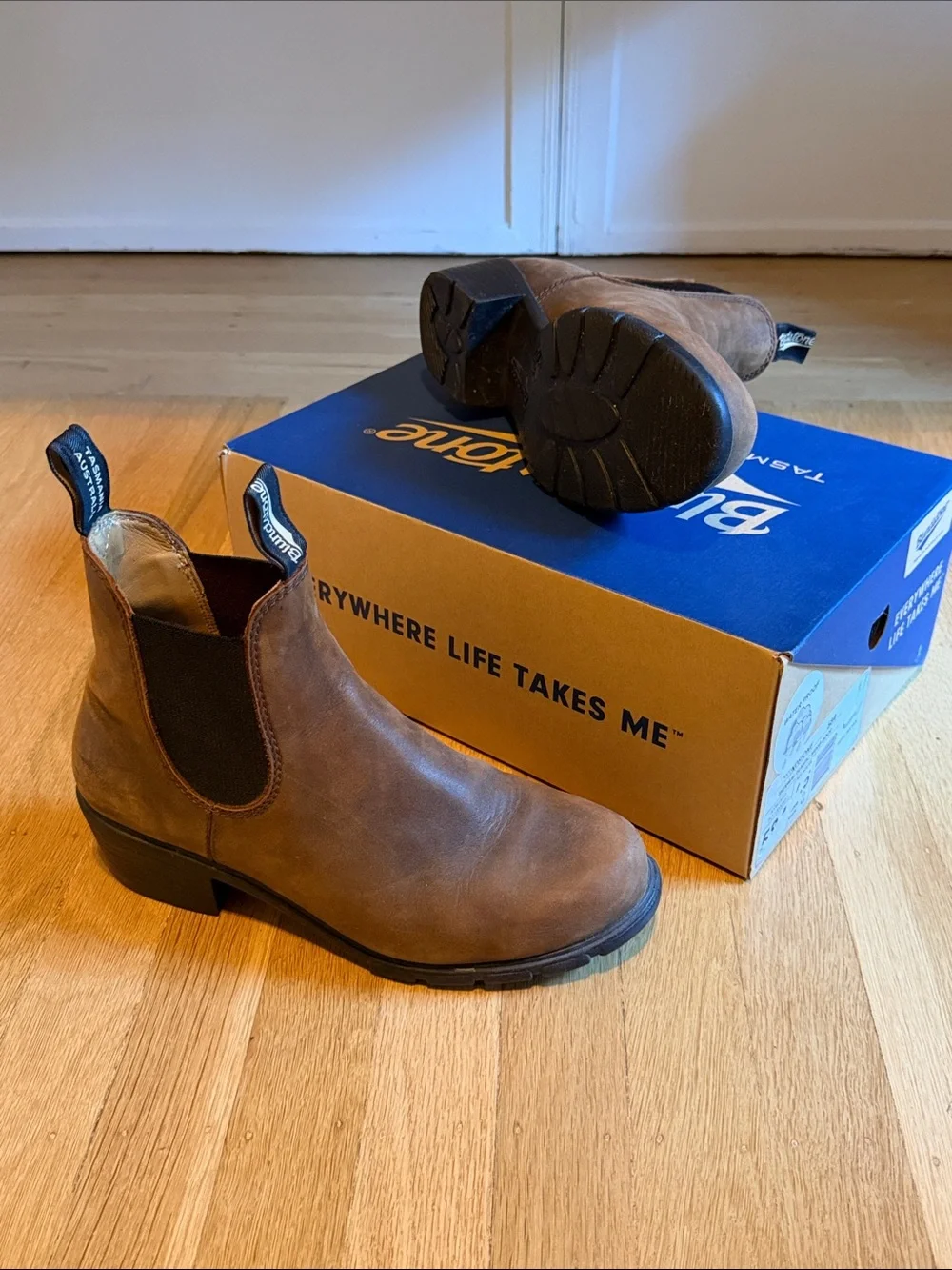 Blundstone Women's Series 1673 Heeled Antique Brown Chelsea Boots - US 9